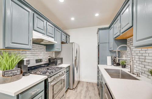 Valley Glen House | Los Angeles Townhome Off-Street Parking and Balcony
