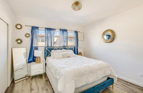 Valley Glen House | Los Angeles Townhome Off-Street Parking and Balcony