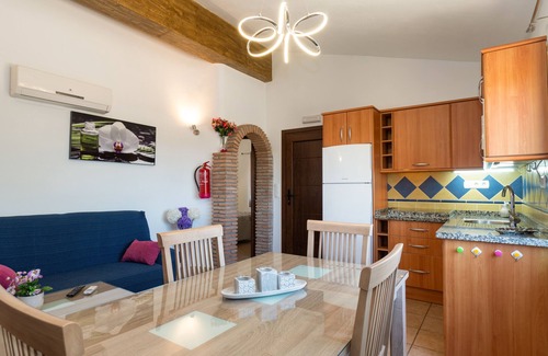Velez-Malaga Cottage | Los Aperos 1 is a rural house with a private semi-heated pool