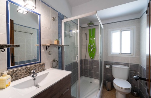 Velez-Malaga Cottage | Los Aperos 1 is a rural house with a private semi-heated pool