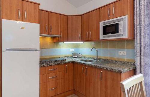 Cajiz Cottage | Los Barranquillos 1 is a rural house with a private semi-heated pool,