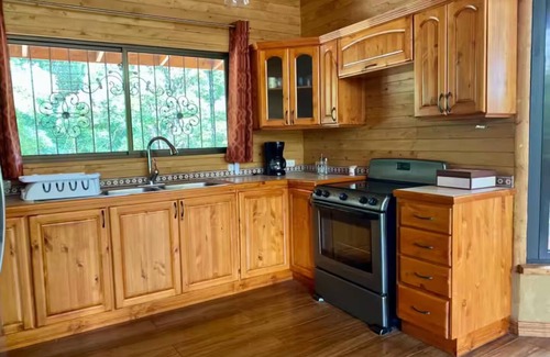 Canton Leon Cortes Castro Cabin | Los Encinos Forestry Cabin