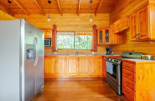 Canton Leon Cortes Castro Cabin | Los Encinos Forestry Cabin