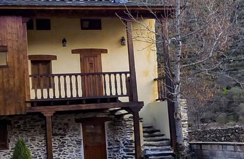 Murias de Paredes Cottage | Los Fresnos, rural house in the middle of nature