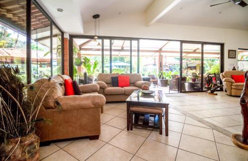 Jaco House | Los Malinches