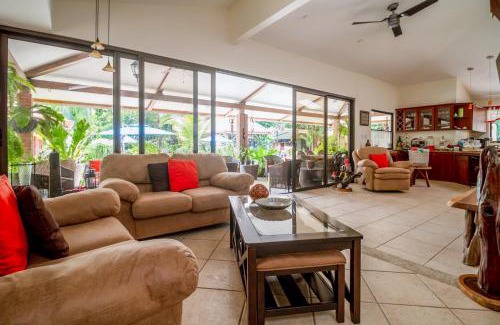 Jaco House | Los Malinches