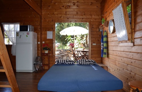 Alojera Cabin | Los Palmeros: Charming Rural Cottage with Sea Views and Air Conditioning