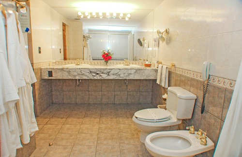 Tarija Hotel | Los Parrales Resort Hotel