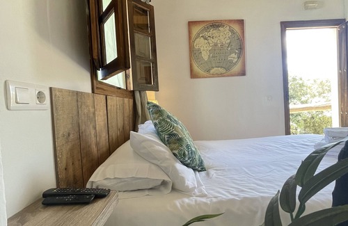 Atajate House | LOS PILAREJOS ACCOMMODATIONS/Standard Apartment
