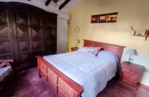 Cosquin House | Los Pinos B&B - Habitación en casa de familia