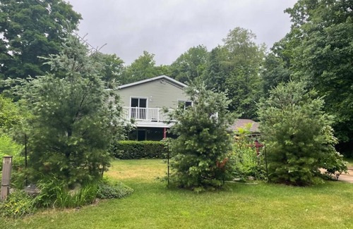 Tiny House | Los Pinos - Spacious 3 Bedroom Cottage