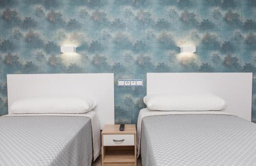 Saron House | Los Rosales