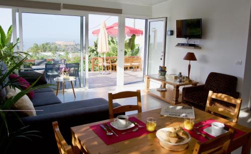 Las Arenas House | Los Tropicales