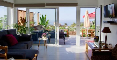 Las Arenas House | Los Tropicales