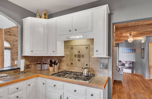 Woodland Park House | Lost Antler Lodge - 3 acres/hot tub/fire pit/close to town