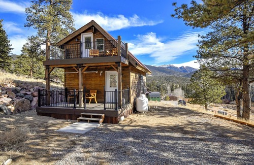 Lake George Cabin | Lost Creek Wilderness Cabin at Bison Peak Lodge, a Mountain Wilderness Lodge
