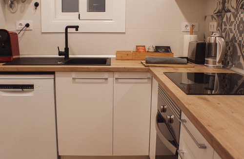 Sant Marti Apartment | Lost Garden NEW! Special Monthly Rental 4BR 2BTH