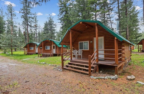 Grantsdale Cabin | Lost Horse Lodge - Double Queen Cabin #16 - PetsOK