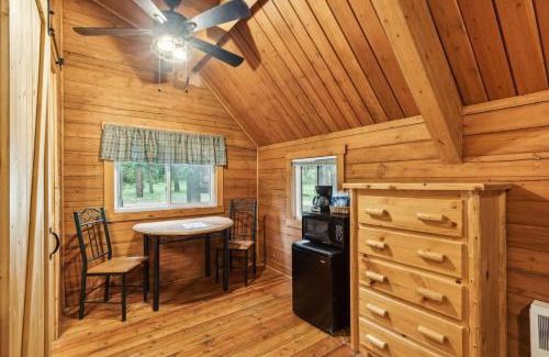 Grantsdale House | Lost Horse Lodge King Cabin 18
