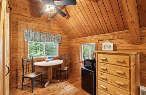 Grantsdale Cabin | Lost Horse Lodge
