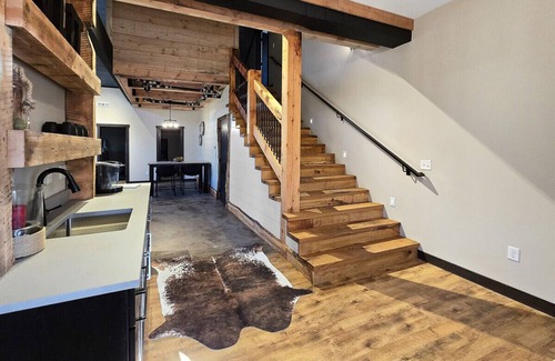 Okoboji Apartment | Lost in Boji Cottage off West Lake Okoboji