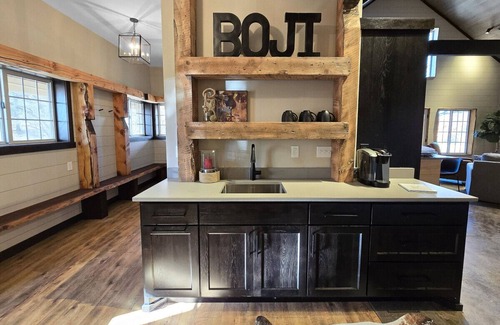 Okoboji Apartment | Lost in Boji Cottage off West Lake Okoboji