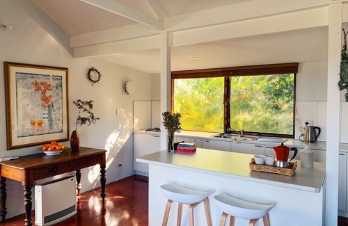 Blewitt Springs Cottage | Lost in the Vines. Vineyard Escape.