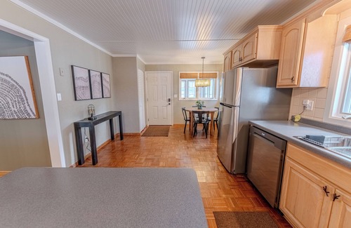 Wetmore House | Lost Lake Lodge: Newly Renovated! Pictured Rocks nearby!