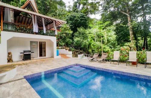 Tres Rios Hotel | Lost Pools Bungalow at Sloth