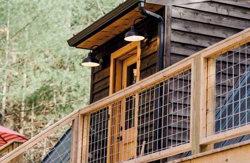 Wardensville Cabin | Lost River Blackbird A-Frame Cabin: hot tub + wifi