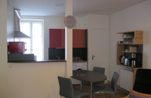 Laroque-des-Arcs Apartment | Lot Valley. 5 km from Cahors