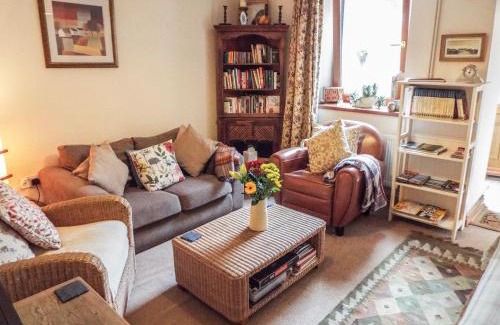 Ammanford House | Lothlorien Cottage