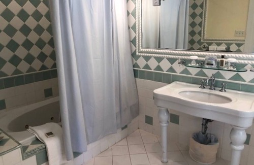 Warwick Resort | Lots of great space for families or groups coming to enjoy Bermuda!