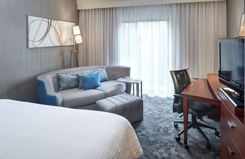 Brookfield Hotel | Lots of Hiking Opportunities! Indoor Swimming Pool, Pet-friendly Property!