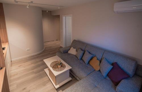 Ploiesti Apartment | Lotus 1