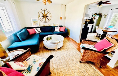 Villas Cottage | Lotus Bay-200 steps to Beach Sunsets, Pet Friendly & close to Wineries