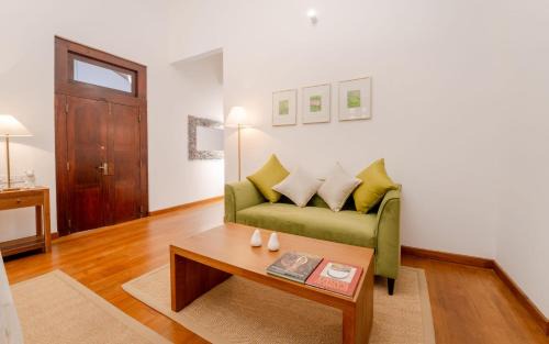 Hokandara Bed & Breakfast | Lotus Estate Colombo