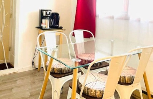 Highmount Apartment | Lotus Family Suite w 2 Beds Kitchenette 4