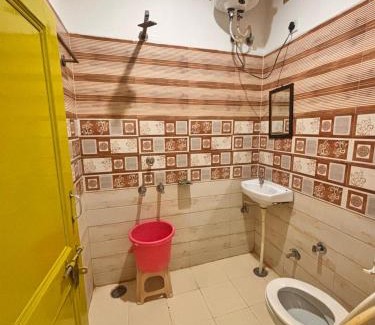 Amb Hotel | Lotus Homestay