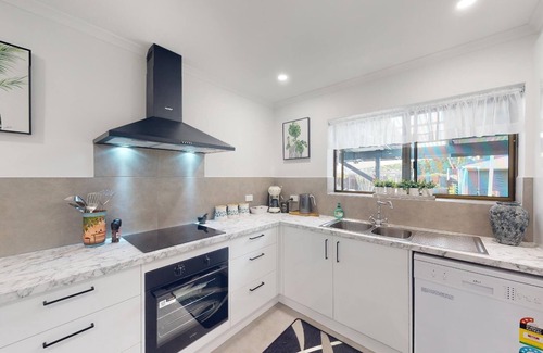Caboolture South House | LOTUS LANDING - ENTERTAINMENT PLUS!