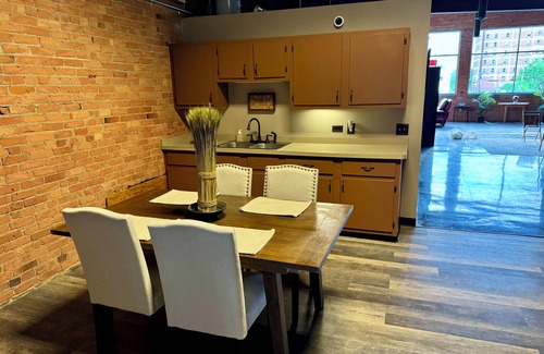 Downtown Toledo Apartment | Lotus Loft Downtown Toledo
