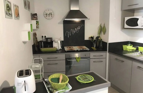 Sanary-sur-Mer Apartment | LOU BAMBOU *. PMR access. Terrace. GARDEN. Parking. All on foot