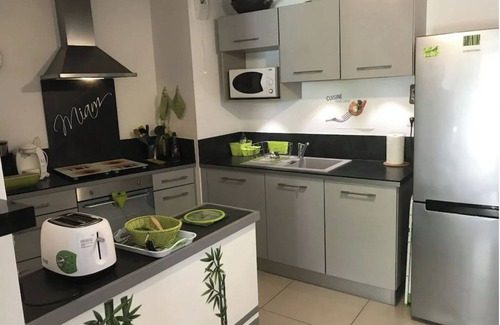 Sanary-sur-Mer Apartment | LOU BAMBOU *. PMR access. Terrace. GARDEN. Parking. All on foot