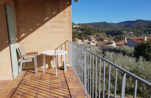 Greoux-les-Bains Apartment | Lou Cigaloun star in a field of olive trees