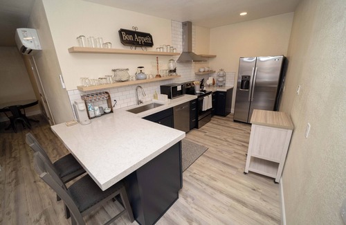 Globe Apartment | Lou Lou's Cozy Corner. Cool apartment with cold AC in charming Globe.