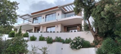 La Croix-Valmer House | Lou Roucaou