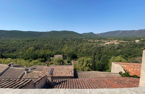 Bagnols-en-Foret House | Lou Soleié : Belle Maison de Ville Avec Magnifique vue Depuis Terrasse sur Toit