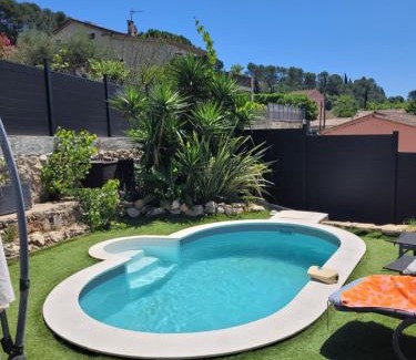 Auribeau-sur-Siagne House | Loue chalet de 11m2
