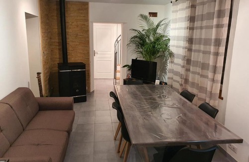 Villeneuve-sur-Yonne House | Loue chambre à la campagne