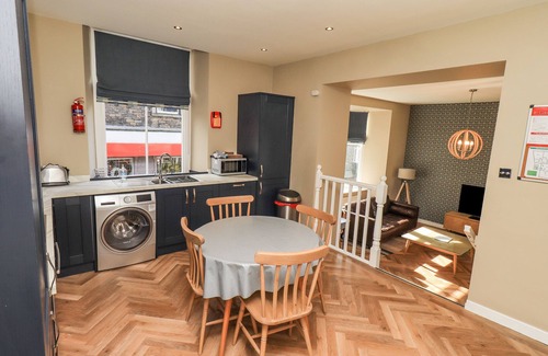 Ambleside Cottage | LOUGHRIGG VIEW, family friendly in Ambleside